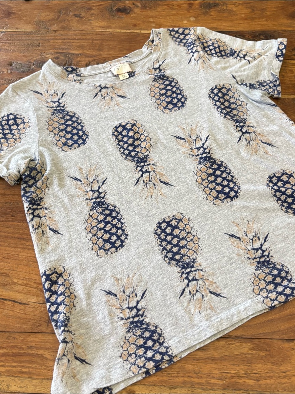 Anthropologie Light Gray Pineapple-Print Short Sleeve Tee - Picture 4 of 8